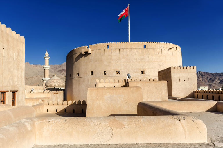 Da Muscat: tour di 5 giorni della città, degli uadi e del desertoCittà, wadi e deserto