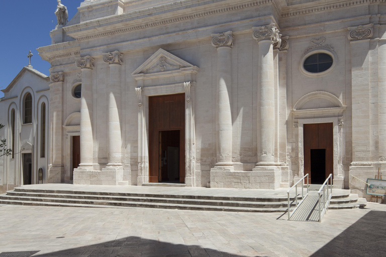 Puglia: Locorotondo, Cisternino, and Ostuni Private Tour Authentic Routes with Castellana Grotte Pick-Up