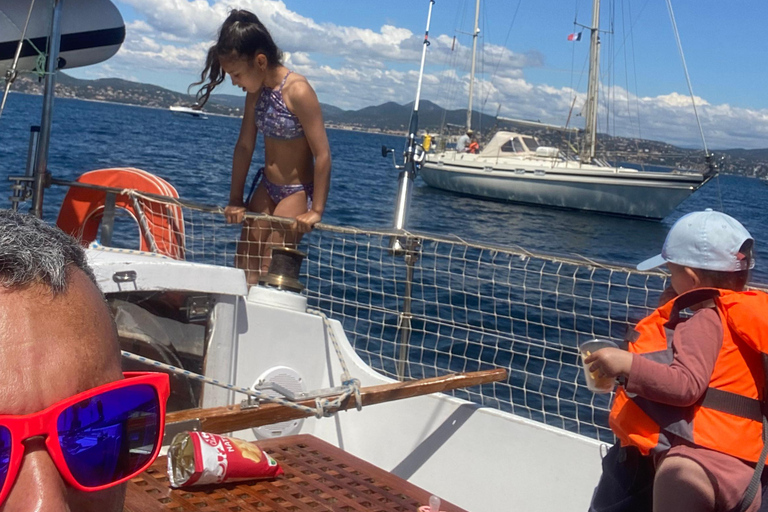 From Cannes: Half-day sailboat trip to the Lerins IslandsHalf-day sailboat trip to the Lerins islands