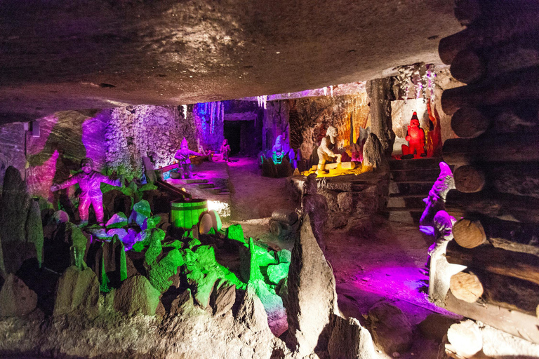 Kraków: Kopalnia Soli Wieliczka – wycieczka z przewodnikiem i odbiorem z hoteluKraków: Kopalnia Soli „Wieliczka” – wycieczka z przewodnikiem i odbiorem z hotelu