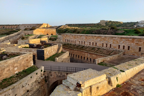 Menorca: La Mola, Isabel II Fortress