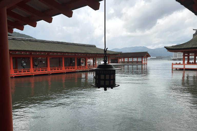 Hiroshima: Excursión en el Parque Conmemorativo de la Paz a la Isla de Miyajima