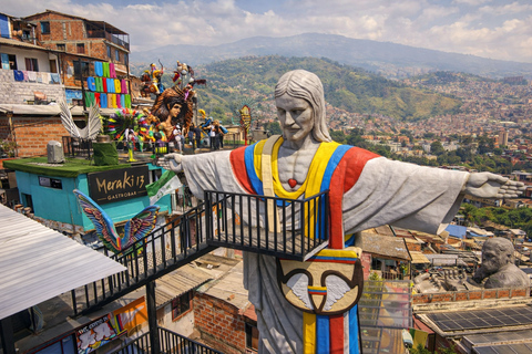 Medellín: Half-Day Tour to Comuna 13 & Exotic Fruit Market