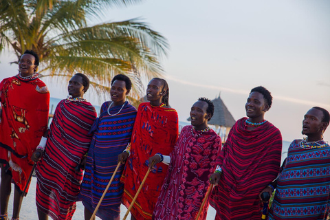 Zanzibar: tour del villaggio Maasai con crociera in Dhow al tramonto