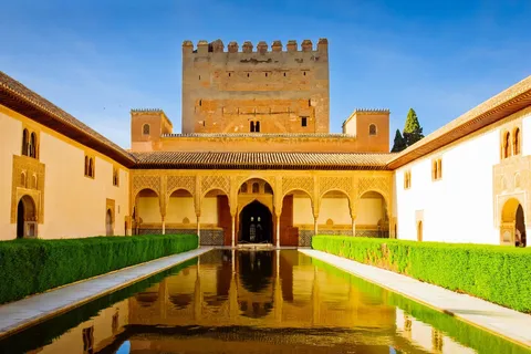 Tour Privado: Granada, Sevilla y Córdoba desde Madrid – 2 días