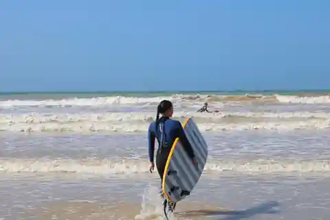 Aulas de surfe com instrutor local