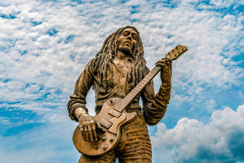 Ocho Rios: Bob Marley Nine Mile Tour ab Montego Bay