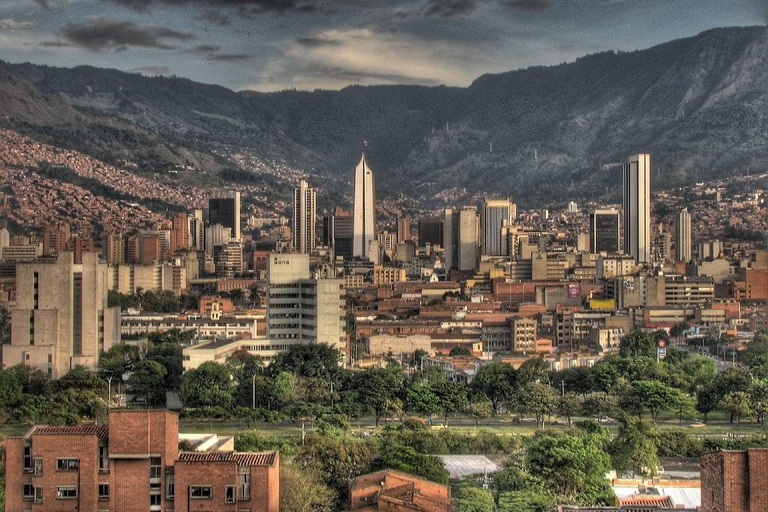 Visite complète de Medellin : visite de la ville et des graffitis avec déjeuner inclus