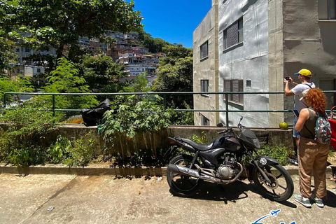 Walking tour + Trail Favelas Babilônia and Chapéu Mangueira Favela Tour + Trilha Morro da Babilônia