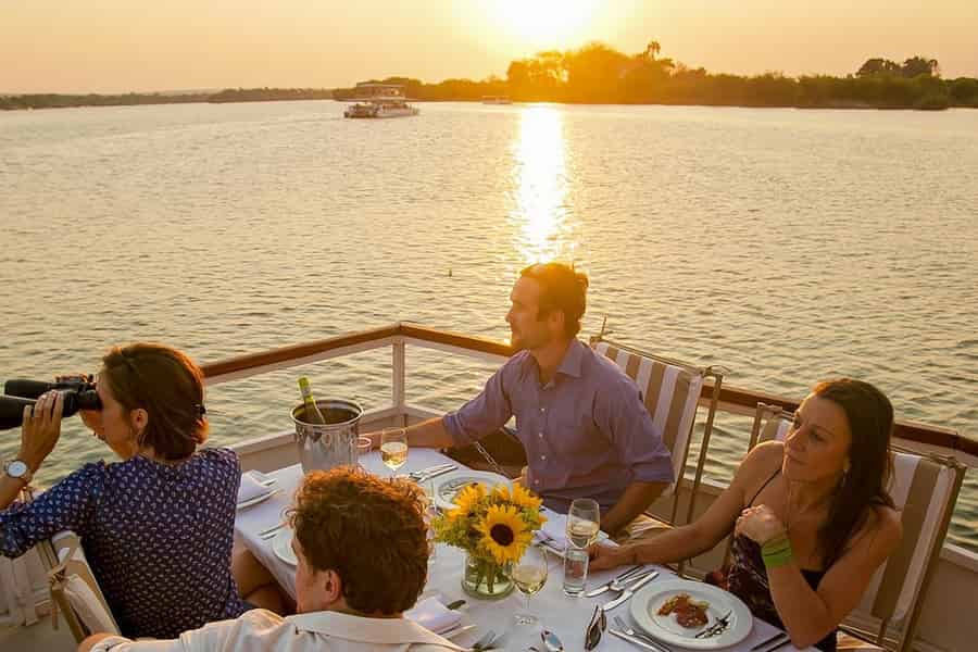5-Tage-Vier-Länder-Paket Simbabwe, Sambia, Botswana & Namibia. Foto: GetYourGuide 5-Tage-Vier-Länder-Paket Simbabwe, Sambia, Botswana & Namibia. Foto: GetYourGuide