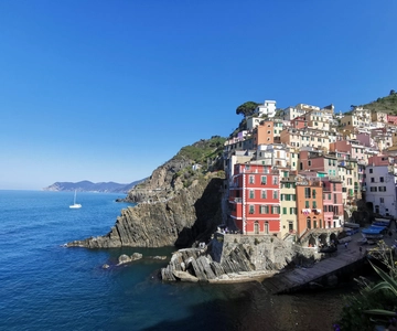 From Florence: Small-group to Cinque Terre and Pisa Day Tour