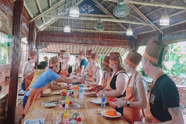 Hoi An : Cooking Class with Local Family and Transportation Cooking Class with Market and Basket Boat Trip