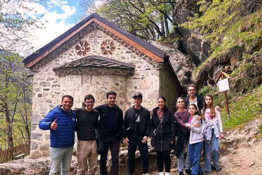Von Sofia aus: Rila-Kloster und die Höhle des Heiligen Johannes Gruppentour. Foto: GetYourGuide Von Sofia aus: Rila-Kloster und die Höhle des Heiligen Johannes Gruppentour. Foto: GetYourGuide