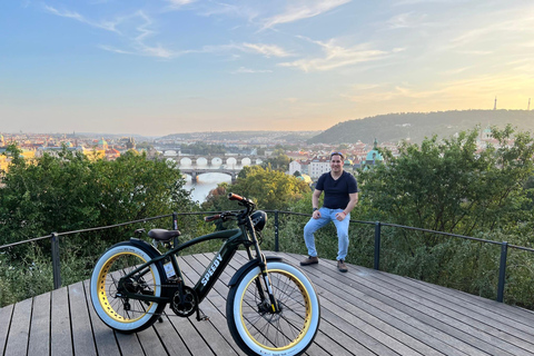 Prague Viewpoints & Historical Ebike Tour 4 Hours: Group E-Bike Tour