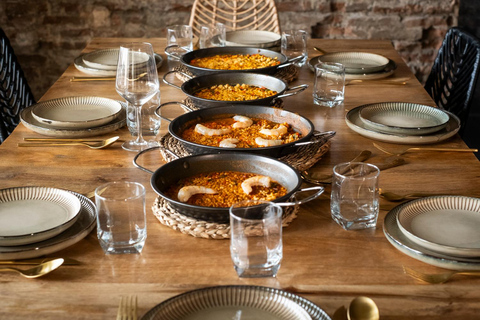 Cozinhe e comemore: Aula de culinária com a autêntica paella de Málaga