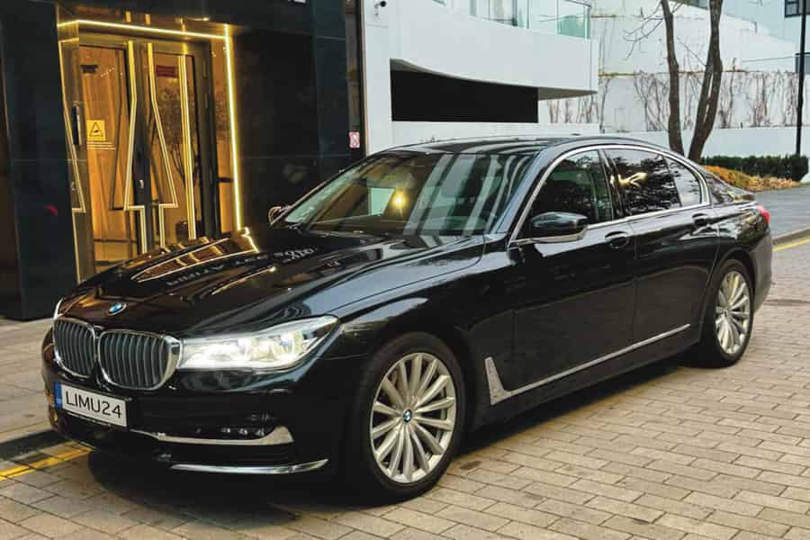 Privater Transfer vom Flughafen Tallinn zum Stadtzentrum von Tallinn. Foto: GetYourGuide