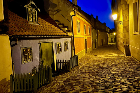 Prague: VIP Prague Castle Night Walk with Panoramic Views VIP Prague Castle Night Walk with Panoramic Views (German)