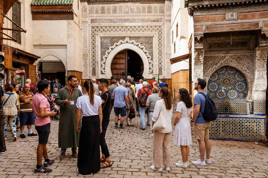 Museum, Al Attarine Madrasa, leerlooierij en soek in de medina