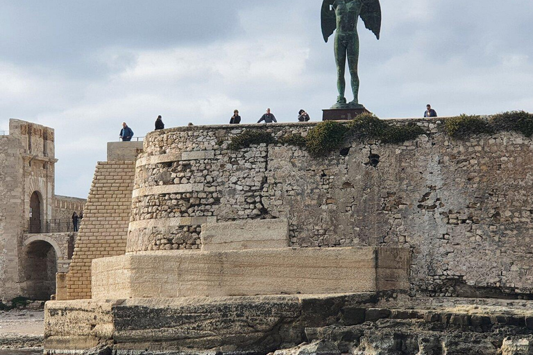 Syracuse: Ortigia Island and Sea Caves Boat Tour