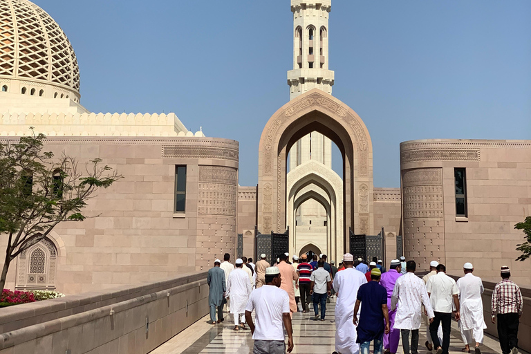 Muscat: Private Highlights the landmark of old town