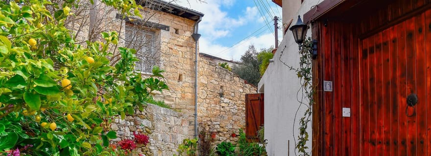 Itinéraire des vins : Omodos, village d'Arsos et dégustation de vin