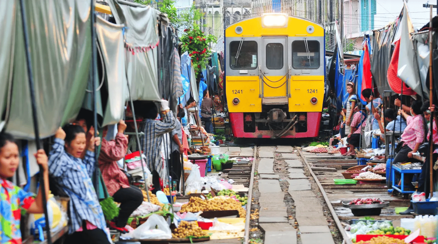 Vom Eisenbahnmarkt zum schwimmenden Markt & Bootsfahrt ab Bangkok