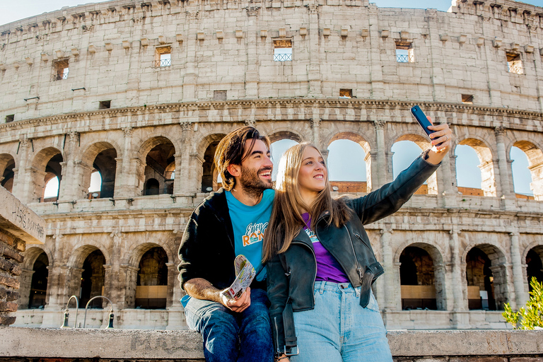 Rome: Colosseum, Roman Forum & Palatine Hill Tour Colosseum, Forum, and Palatine Hill Guided Tour in Italian
