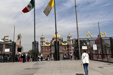 Guadalupe's shrine: 2 hours private tour with transport Guadalupe's shrine: 2 hours private tour in all the complex