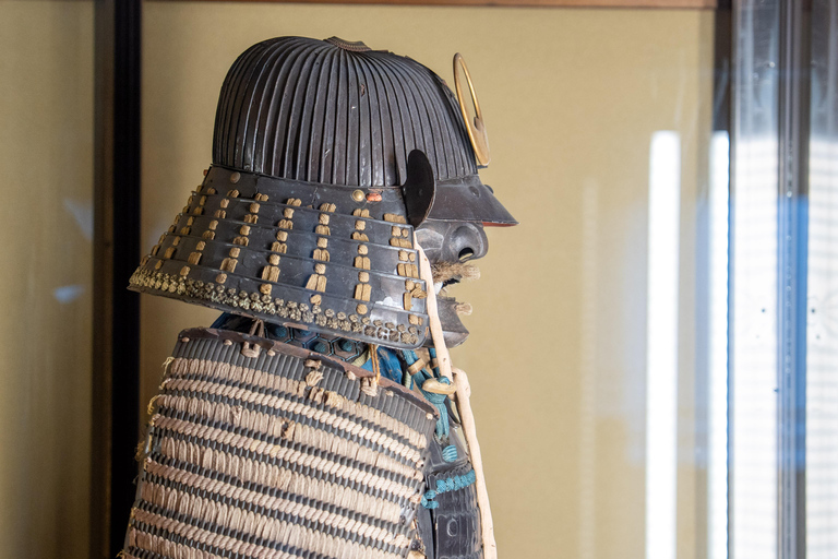 Kanazawa: Samurai and Geisha Culture Walking Tour with Lunch