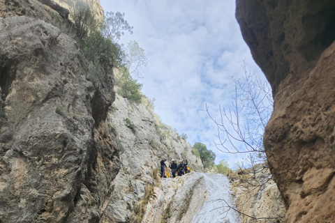 Cortes de Pallás, Valencia: Otonel Gorge or "La Doncella" Gorge Cortes de Pallás, Valencia: Otonel Ravine or "La Doncella" Ravine