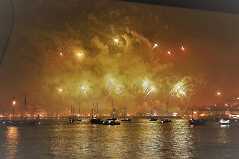 Lizbona: rejs sylwestrowy z DJ-em i fajerwerkamiLizbona: sylwestrowy rejs z DJ-em i fajerwerkami