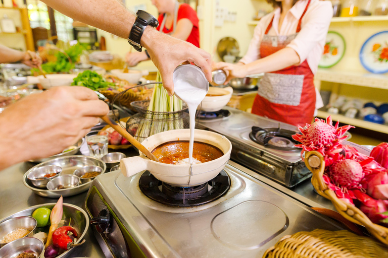 Penang: Spice Garden Tour with Hands-On Cooking Class
