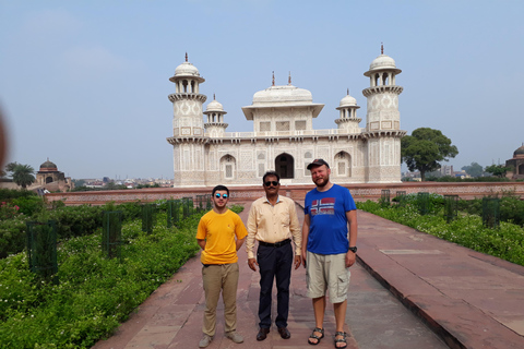 泰姬陵与阿格拉堡之旅（含标志性摄影环节）探索泰姬陵（仅限导览）