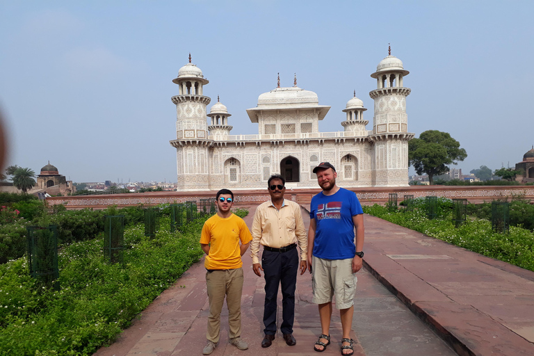 泰姬陵与阿格拉堡之旅（含标志性摄影环节）探索泰姬陵（仅限导览）