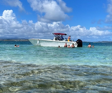 Boat trip to Baignoire de Josephine and Îlet Chancel (iguana island)
