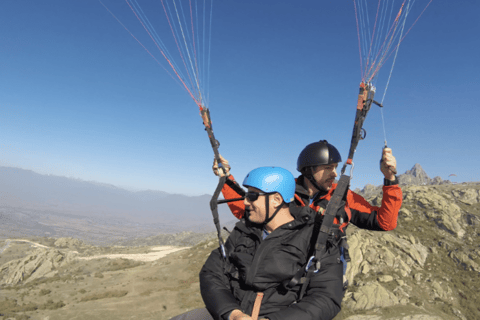 Medellín: Tandem Paragliding Flight with Photos & Videos Medellín: 30-minute Paragliding Flight with Photos & Videos