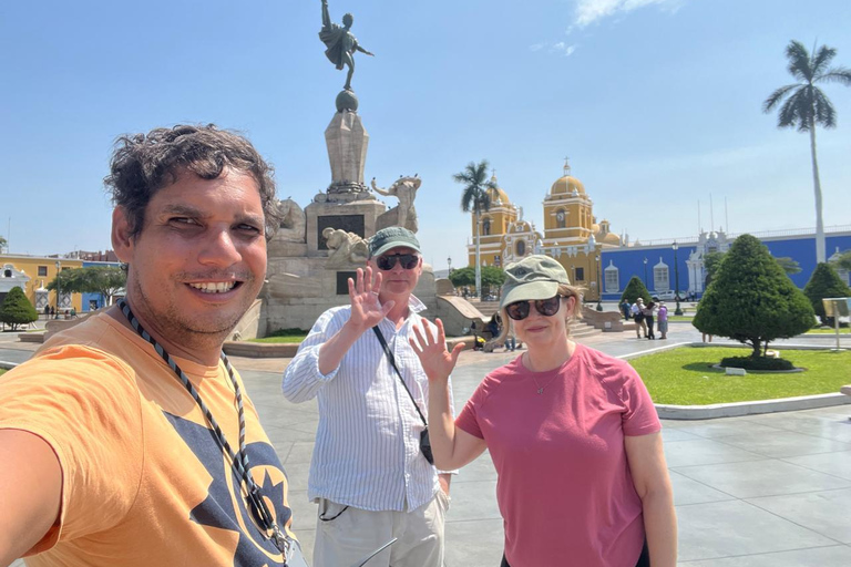 Trujillo: Guided Walking Tour with Market Visit & Tastings