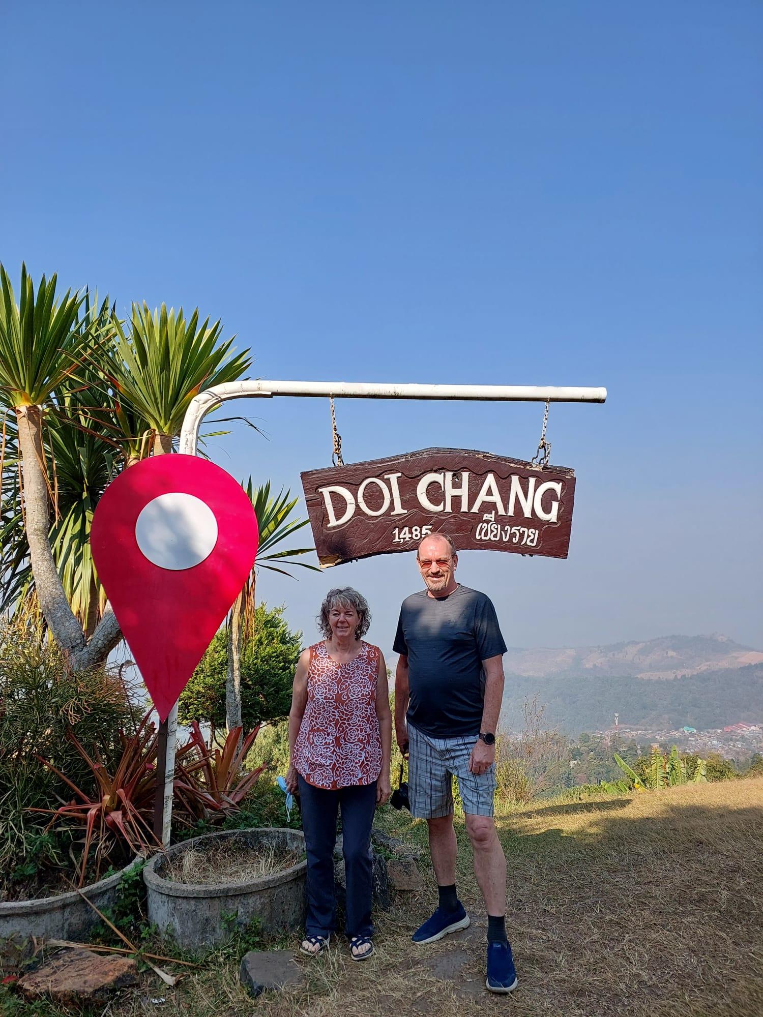 Von Chiang Rai: Doi Chang Kaffeestrecke & Tempelschätze