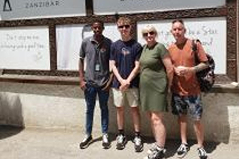 Zanzibar: Tour guidato a piedi di Stone Town con guida.