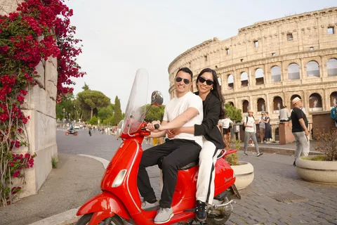 Roma: Tour guiado na cidade em Vespa e degustações