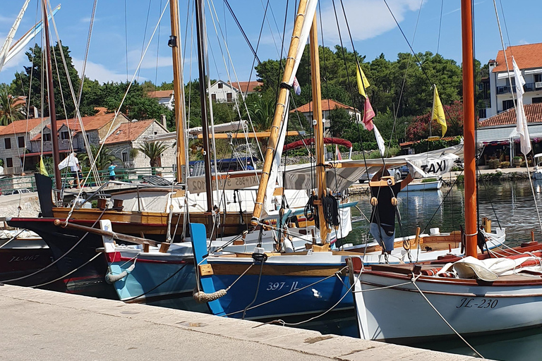 Hvar: Escursione di un giorno da Spalato con degustazione di viniHvar: Escursione di un giorno da Spalato con degustazione di vino