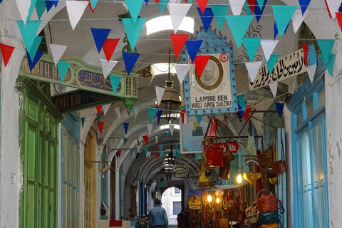 Passeio a pé autêntico no coração de Djerba: história, cultura