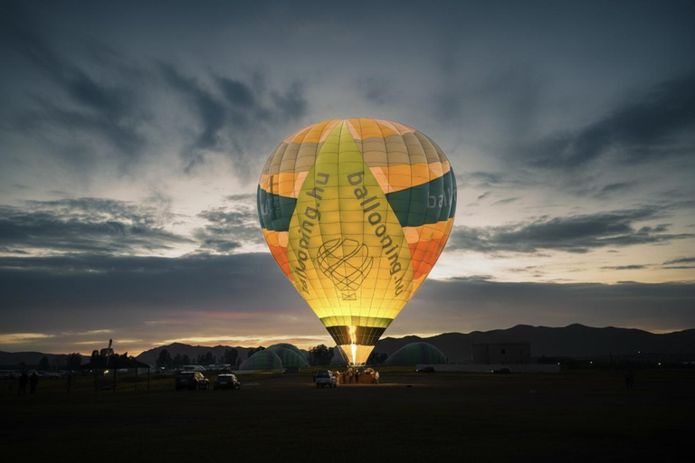Marrakech: Royal Breakfast with Hot Air Balloons view