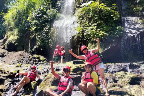 Aventura en tubing en Bali: refrescante flotación por exuberantes selvas