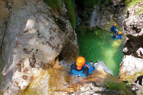 Bovec: 4-stündiges Canyoning-AbenteuerAbholoption von Bovec-Unterkünften