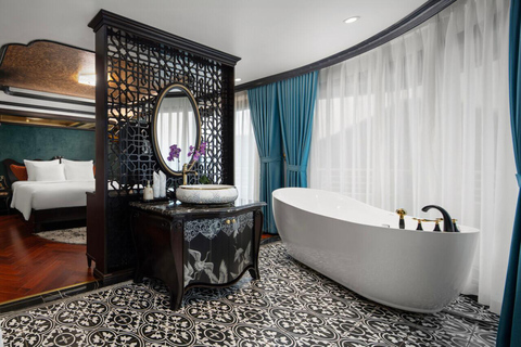 Ha Long 6★ Kreuzfahrt: 2-tägige Tour zur Titop-Insel und zur Sung Sot-Höhle