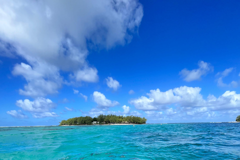 Blue Bay Marine Park: Guided Snorkeling with Video Souvenirs and Snack