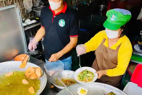 Siem Reap: Tour gastronômico noturno Tour guiado e exclusivo