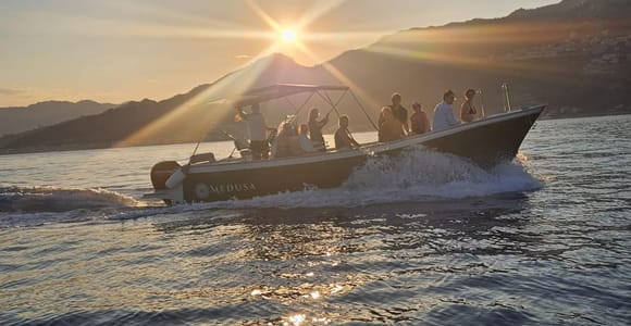 Taormina: Scenic Boat Tour, Sea Caves & Snorkeling