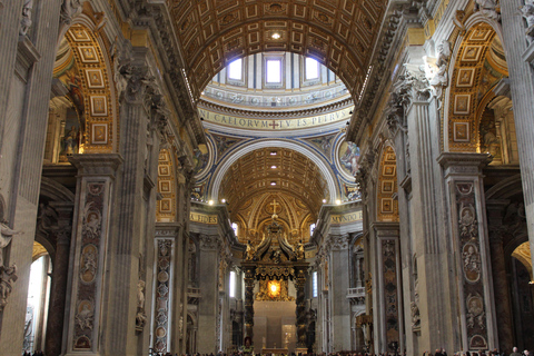 St. Peter's Basilica: Guided Tour with Priority access St. Peter's Basilica French Guided Tour